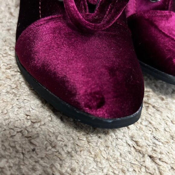 YOKI Kaylan cranberry velvety heeled boots, size 8.5 - Picture 4 of 9